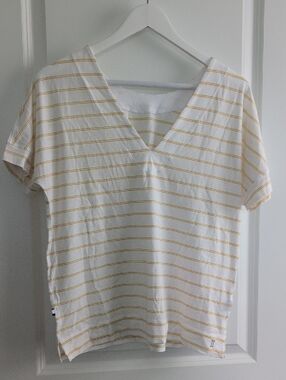 Kit and Ace Reversible V-Neck/Crew Tee, White with Yellow Stripes 🤍 💛